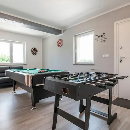 Holiday home Mile Mit Beheiztem Pool- Grill Und Terrasse By Interhome *